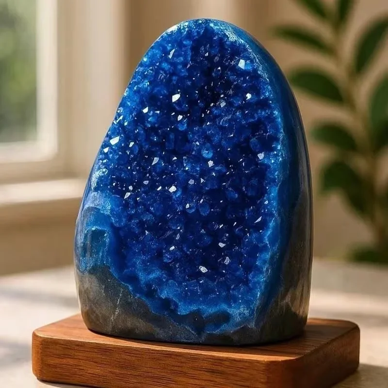 Natural high-quality 500-800g blue crystal cluster, suitable for home accessories, offices, and study rooms. It is an ideal holi
Natural high-quality 500-800g blue crystal cluster, suitable for home accessories, offices, and study rooms. It is an ideal holi