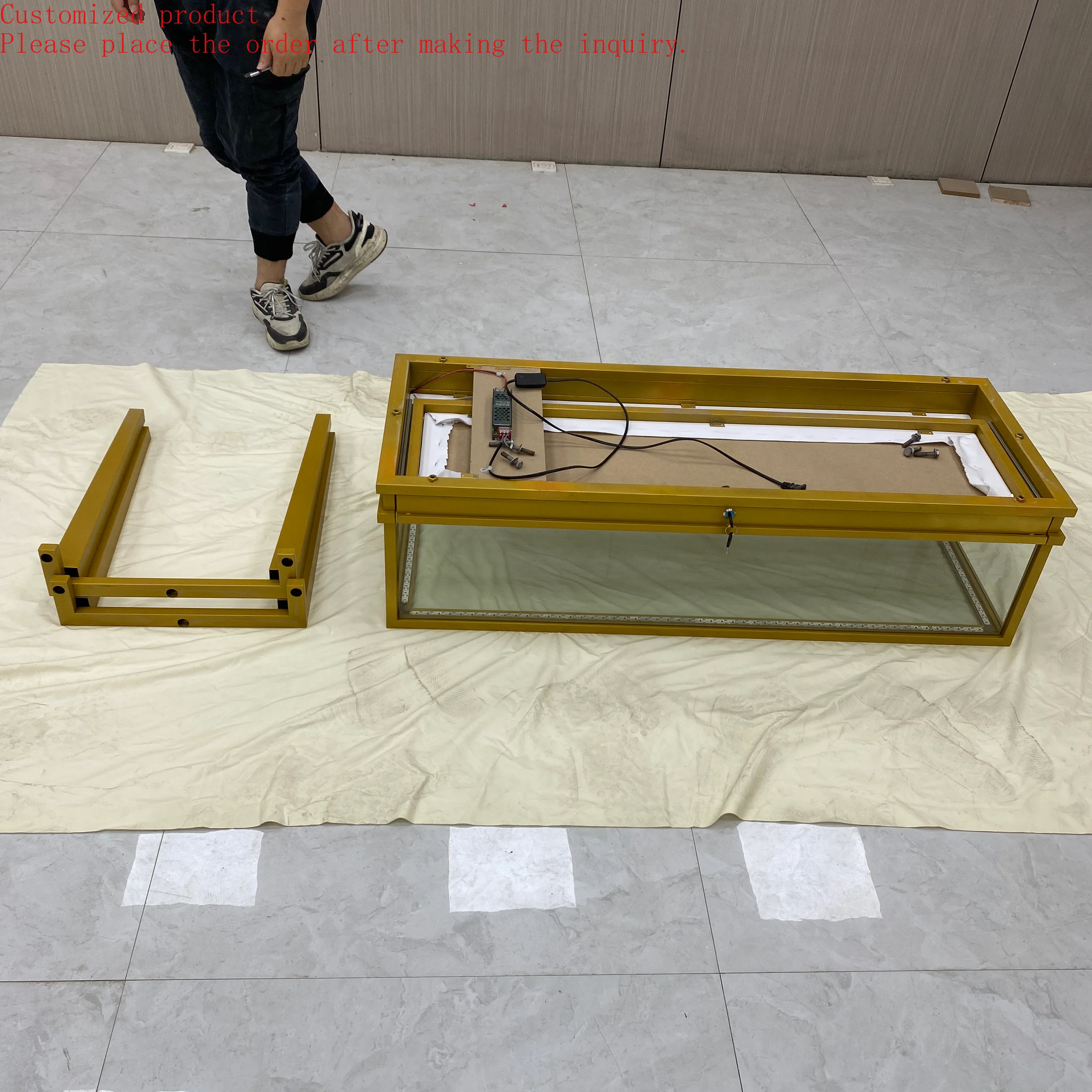 Custom.Hong Zhan Disassembly Assembleable Luxury Gold Glass Jewelry Display Cabinet Led Light Jewelry Shop Furniture Showcase
Custom.Hong Zhan Disassembly Assembleable Luxury Gold Glass Jewelry Display Cabinet Led Light Jewelry Shop Furniture Showcase