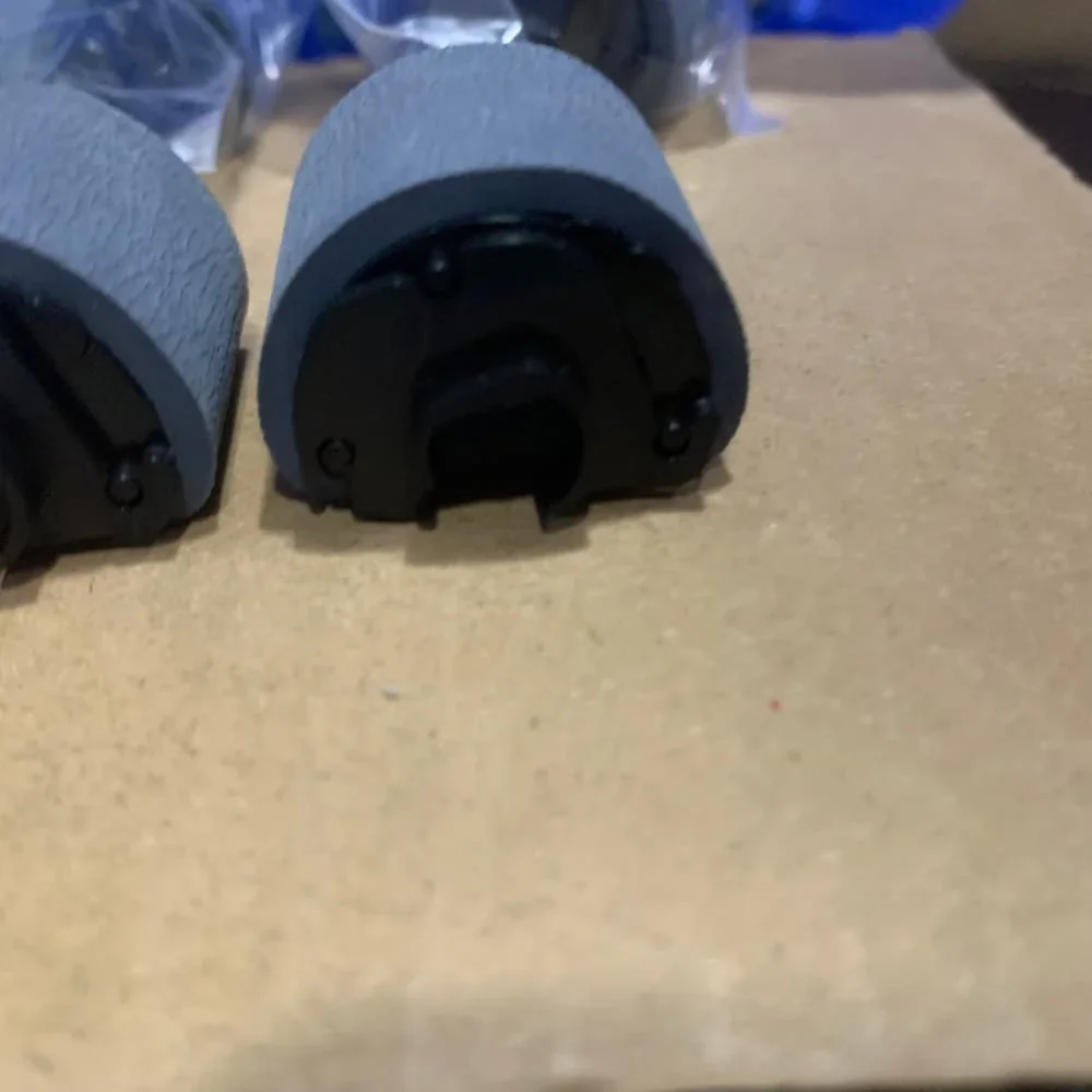 1pc Pickup Roller for Samsung CLP 310 315 320 325 360 365 CLX 3300 3305
1pc Pickup Roller for Samsung CLP 310 315 320 325 360 365 CLX 3300 3305