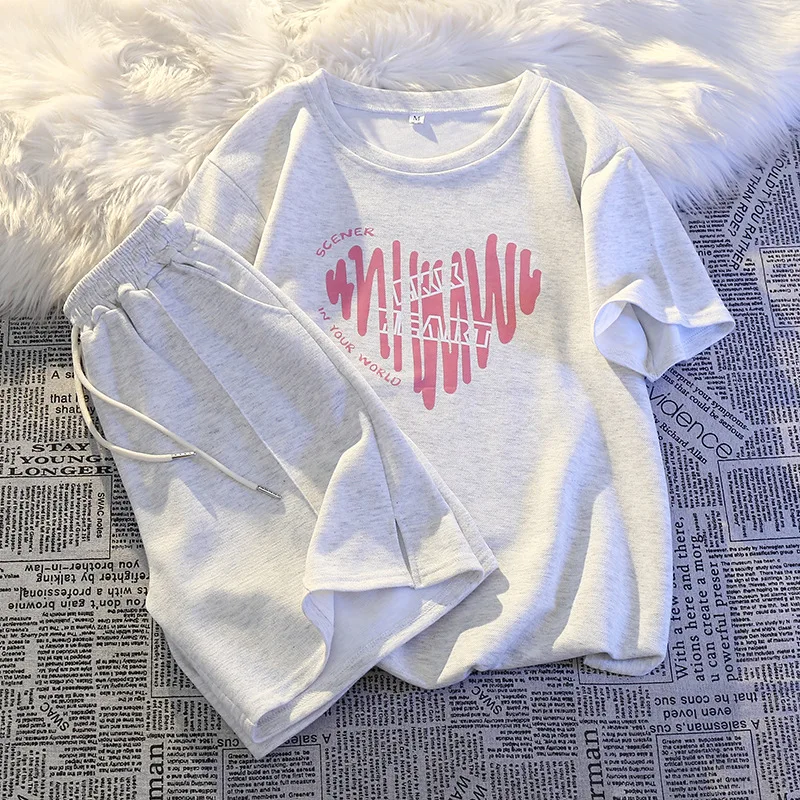 Casual Summer Women's Loose Tracksuits Love Printing T-shirt+shorts 2 Piece Sets Women Outfit
Casual Summer Women's Loose Tracksuits Love Printing T-shirt+shorts 2 Piece Sets Women Outfit