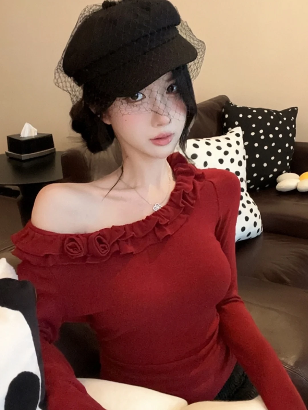 Sexy Floral 3D Shoulder One-Shoulder Base Shirt Wooden Ear Pure Desire Folded Slimming White Upper Body Retro High Waist
Sexy Floral 3D Shoulder One-Shoulder Base Shirt Wooden Ear Pure Desire Folded Slimming White Upper Body Retro High Waist