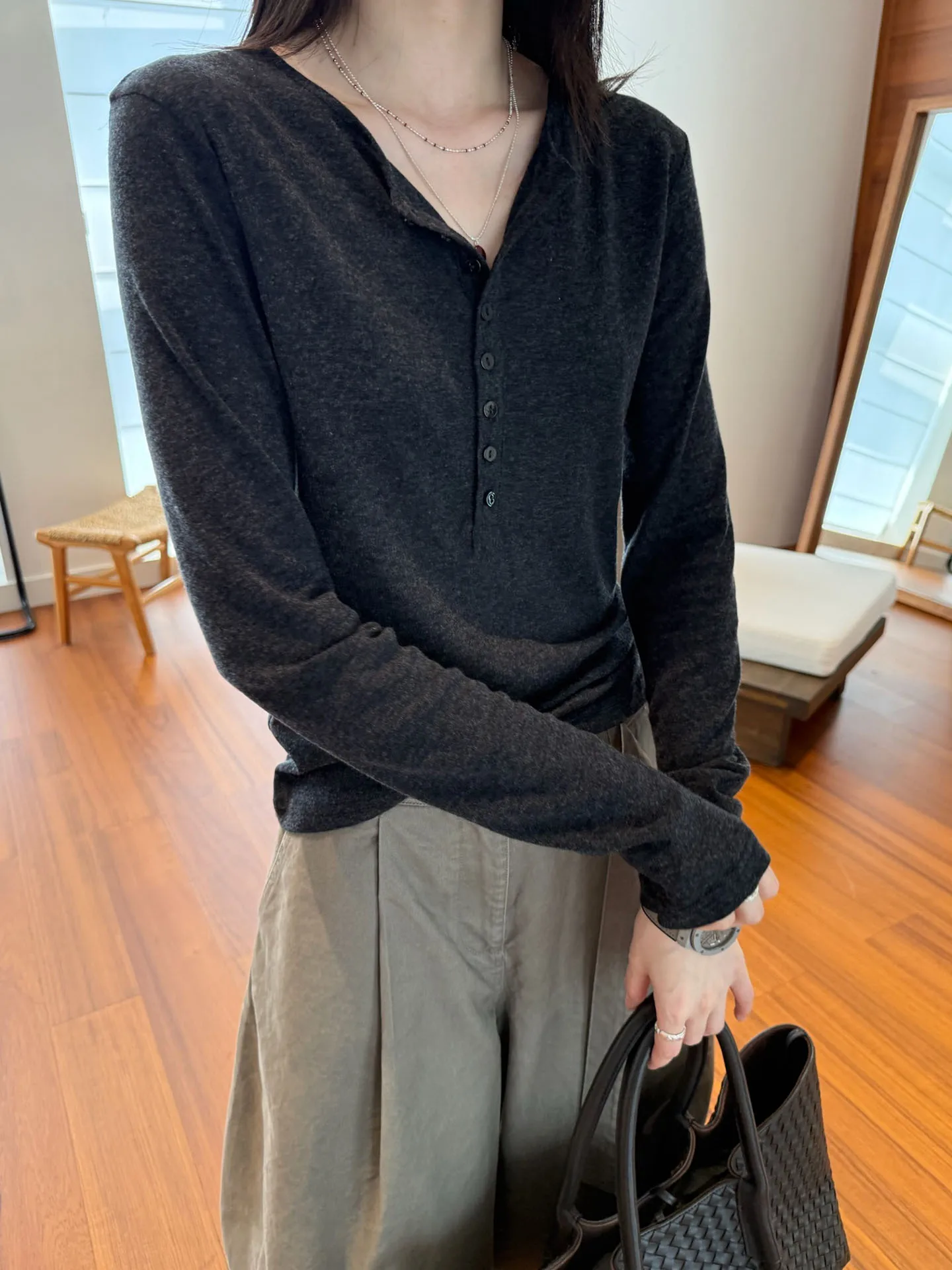 Comfortable Soft Knitted Long Sleeve Base Shirt Korean Style Casual Elegant Autumn Season Women's Fashion plus Size Inner Wear
Comfortable Soft Knitted Long Sleeve Base Shirt Korean Style Casual Elegant Autumn Season Women's Fashion plus Size Inner Wear