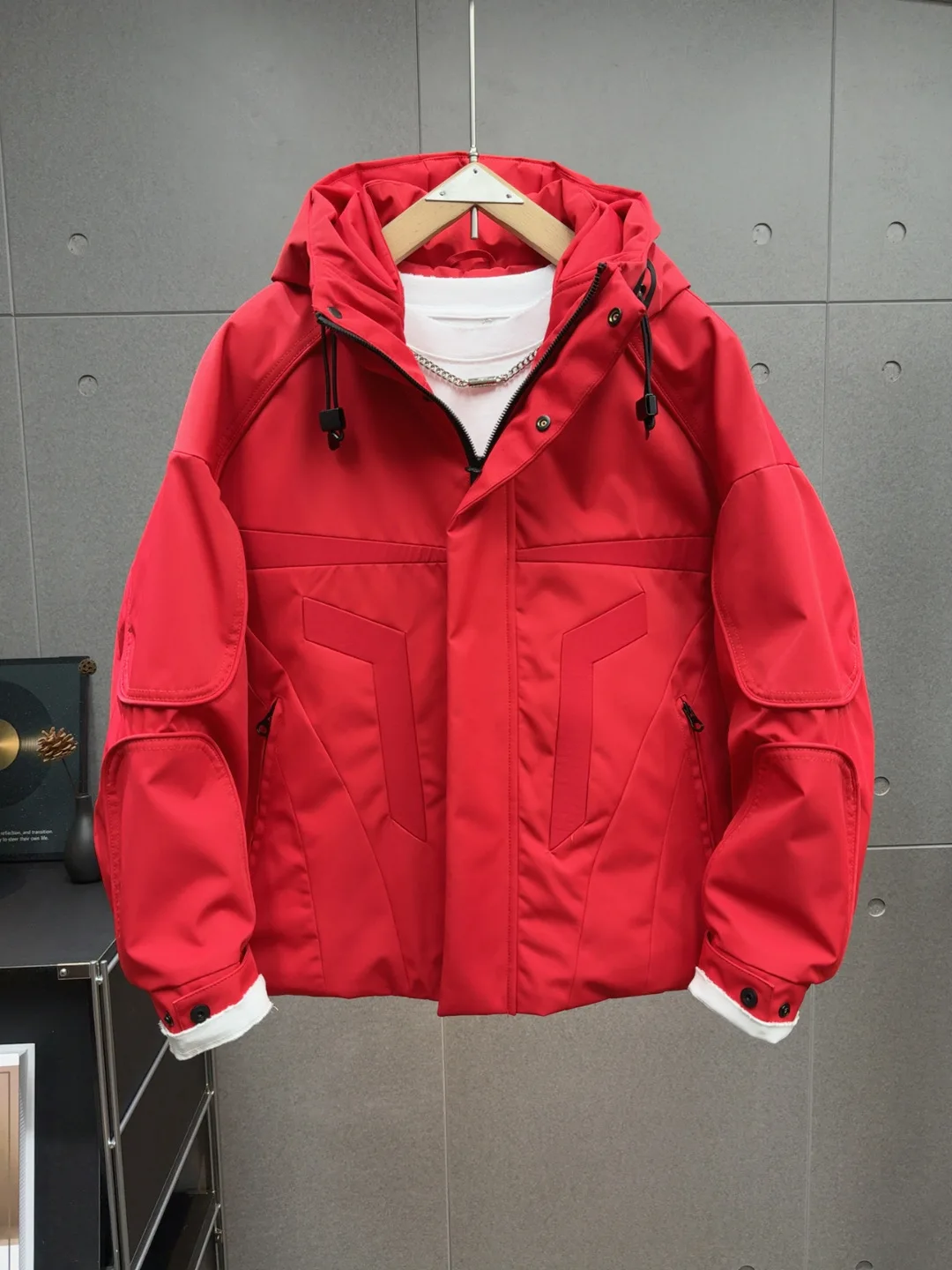 Red Outdoor Winter Casual Hooded Cotton Jaet Thiened Warmth Men's Faion Brand American Sle Zipper Closure Long Sve
Red Outdoor Winter Casual Hooded Cotton Jaet Thiened Warmth Men's Faion Brand American Sle Zipper Closure Long Sve