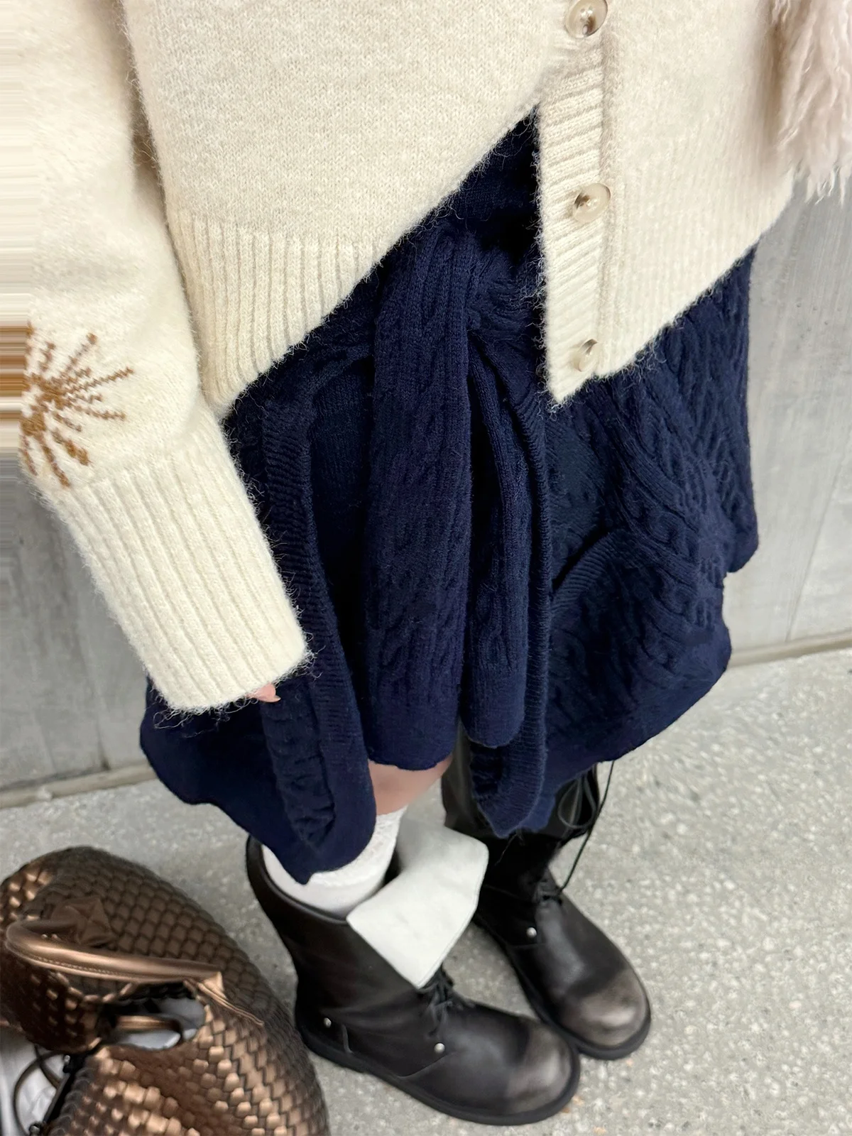 Early Spring Knitted f Skirt Tassel Design Winter Warm mid Waist Polyester Fiber Acrylic Nylon Wool Blend Asymmetrical Skirt
Early Spring Knitted f Skirt Tassel Design Winter Warm mid Waist Polyester Fiber Acrylic Nylon Wool Blend Asymmetrical Skirt