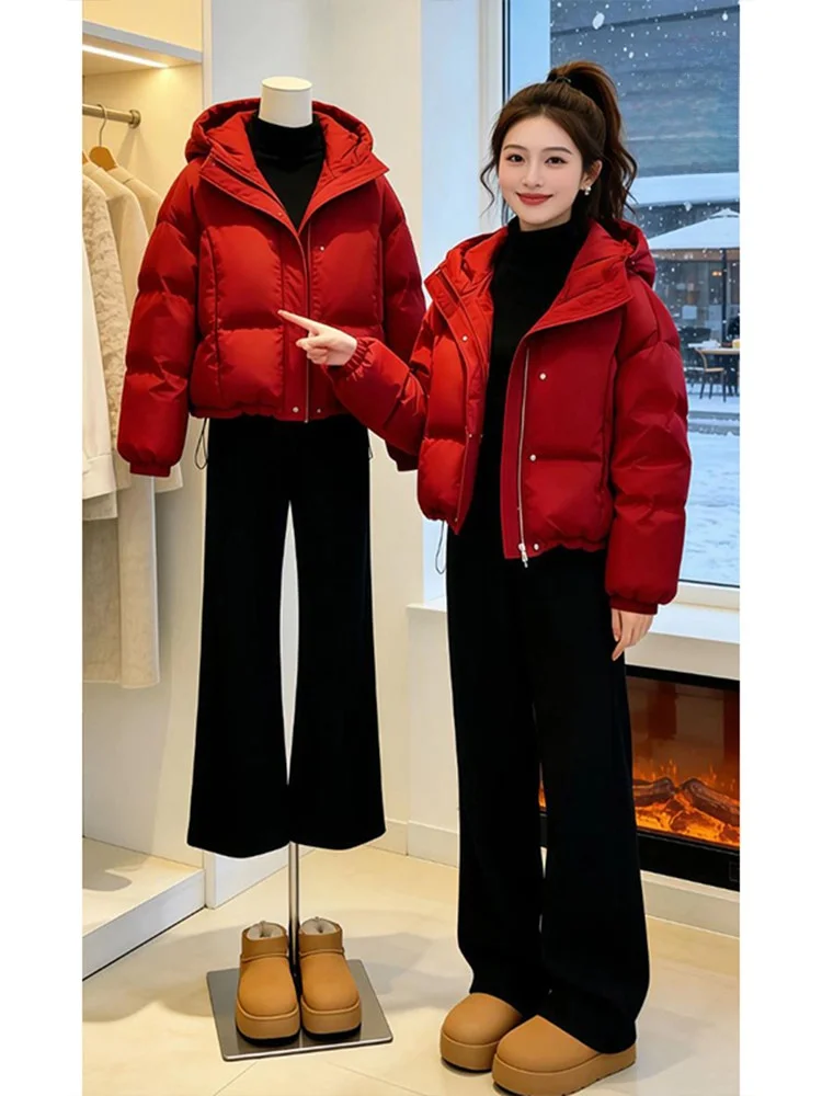Korean Sle Simple Elegance Hooded Bread Coat Women Winter New Year Red Cotton Jaet Thiened Long Sve ort Length Zipper
Korean Sle Simple Elegance Hooded Bread Coat Women Winter New Year Red Cotton Jaet Thiened Long Sve ort Length Zipper