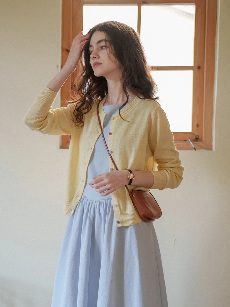MARCHNOON Summer Knitted Silk Linen Cashmere Thin Open Cardigan Vest Breathable Cool Feeling Classic Style Women's Top
MARCHNOON Summer Knitted Silk Linen Cashmere Thin Open Cardigan Vest Breathable Cool Feeling Classic Style Women's Top
