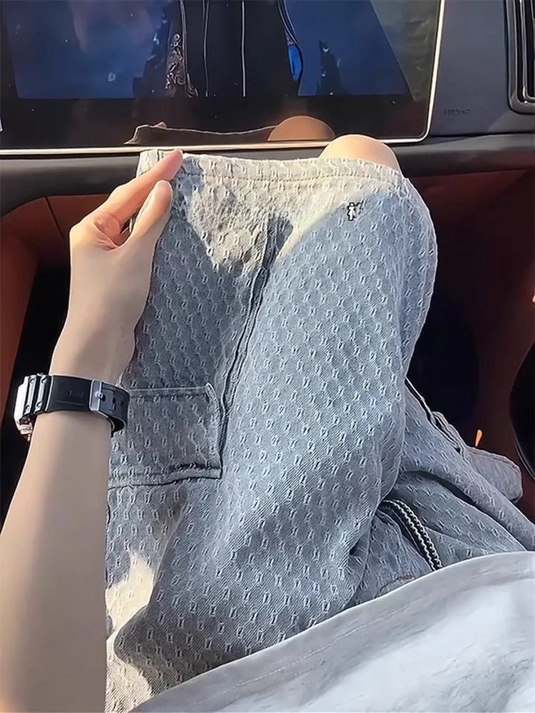 Светло-голубые джинсовые мужские летние функциональные спортивные брюки в американском стиле с завязками, пятиточечная рабочая одежда с большими кетами, повседневная хлопковая одежда...
Светло-голубые джинсовые мужские летние функциональные спортивные брюки в американском стиле с завязками, пятиточечная рабочая одежда с большими кетами, повседневная хлопковая одежда...