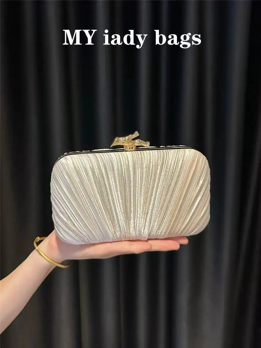 Luxury Fashion Satin Pleated Clutch Purse Women Handbag Wedding Party Banquet Bag Exquisite Evening Bag Shoulder Crossbody Bag
Luxury Fashion Satin Pleated Clutch Purse Women Handbag Wedding Party Banquet Bag Exquisite Evening Bag Shoulder Crossbody Bag