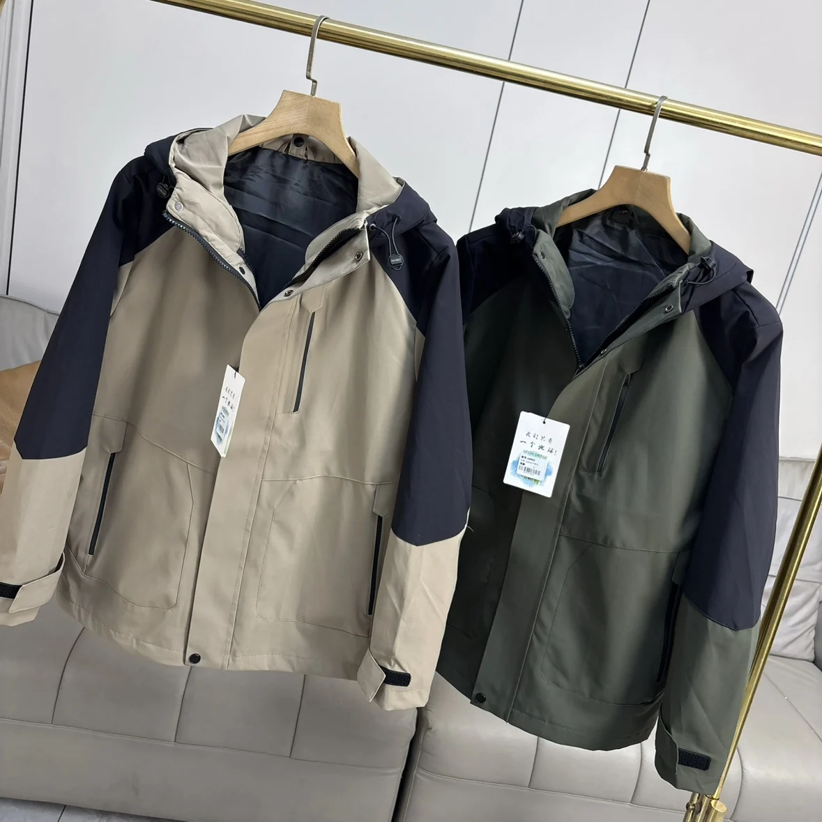 Men's Outdoor Windproof Water-resistant Jaet Hooded Color-bloing Faionable Autumn Coat Regular Sve Polyester Fiber
Men's Outdoor Windproof Water-resistant Jaet Hooded Color-bloing Faionable Autumn Coat Regular Sve Polyester Fiber