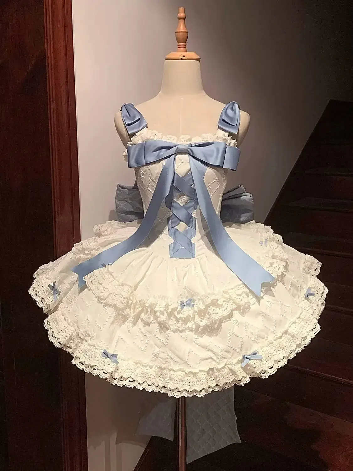 Japan Lolita Style Princess Dresses Kawaii Square Collar Bow Lace Cascading Ruffle Sleeveless Sweety Cosplay Dress 2025
Japan Lolita Style Princess Dresses Kawaii Square Collar Bow Lace Cascading Ruffle Sleeveless Sweety Cosplay Dress 2025