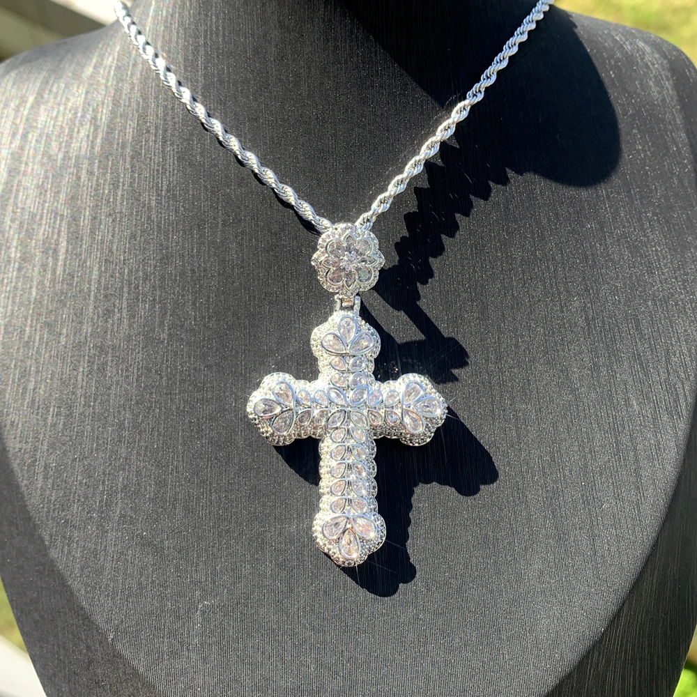 New Iced Out Bling Hip Hop Cross Pendant Necklace Micro Pave 5A Shiny Flower leaf Cubic Zirconi Fashion Jewelry Necklace
New Iced Out Bling Hip Hop Cross Pendant Necklace Micro Pave 5A Shiny Flower leaf Cubic Zirconi Fashion Jewelry Necklace