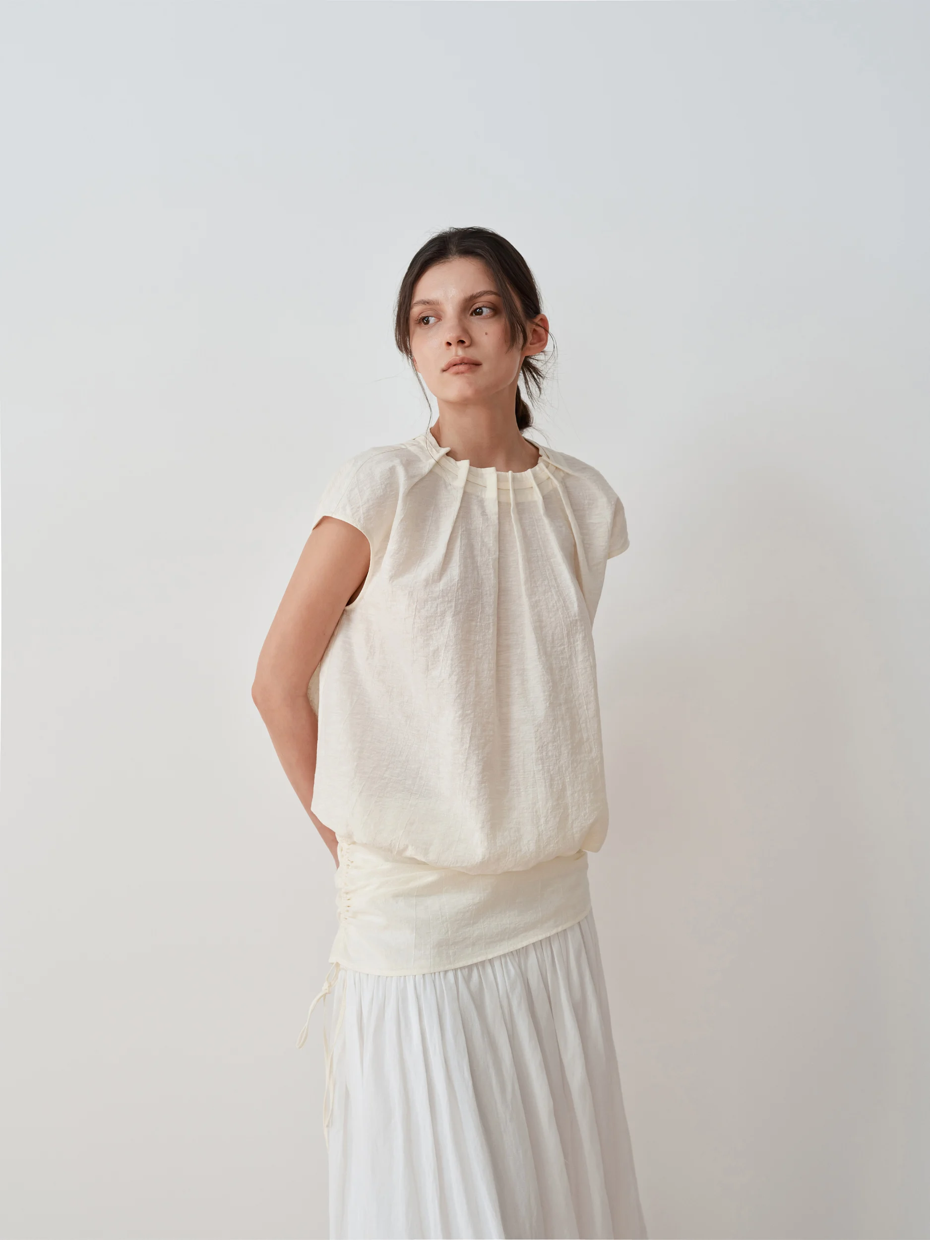 Летняя футболка Sette Seven 2025 из смесового хлопка с круглым вырезом и длинными рукавами для девочек
Летняя футболка Sette Seven 2025 из смесового хлопка с круглым вырезом и длинными рукавами для девочек