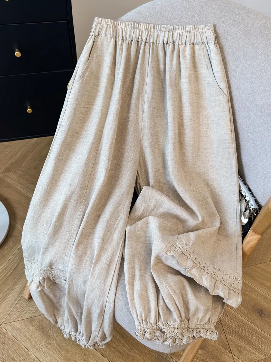 Retro Spliced Lace Trim Linen Wide Leg Lantern Pants Women Summer Large Size Commute Elastic Waist Nine Point Knife Pants
Retro Spliced Lace Trim Linen Wide Leg Lantern Pants Women Summer Large Size Commute Elastic Waist Nine Point Knife Pants