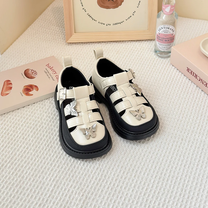 Girls Fashionable and Comfortable Silver Butterfly Cover Toes Sandals Kids Cross Belt Shoes 2025 New Child Hoop Barefoot Sandal
Girls Fashionable and Comfortable Silver Butterfly Cover Toes Sandals Kids Cross Belt Shoes 2025 New Child Hoop Barefoot Sandal