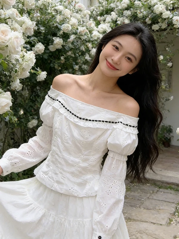 Женская повседневная блузка с вышивкой, длинным рукавом, на одно плечо, приталенная, с вырезами, весенняя новинка, модный топ
Женская повседневная блузка с вышивкой, длинным рукавом, на одно плечо, приталенная, с вырезами, весенняя новинка, модный топ