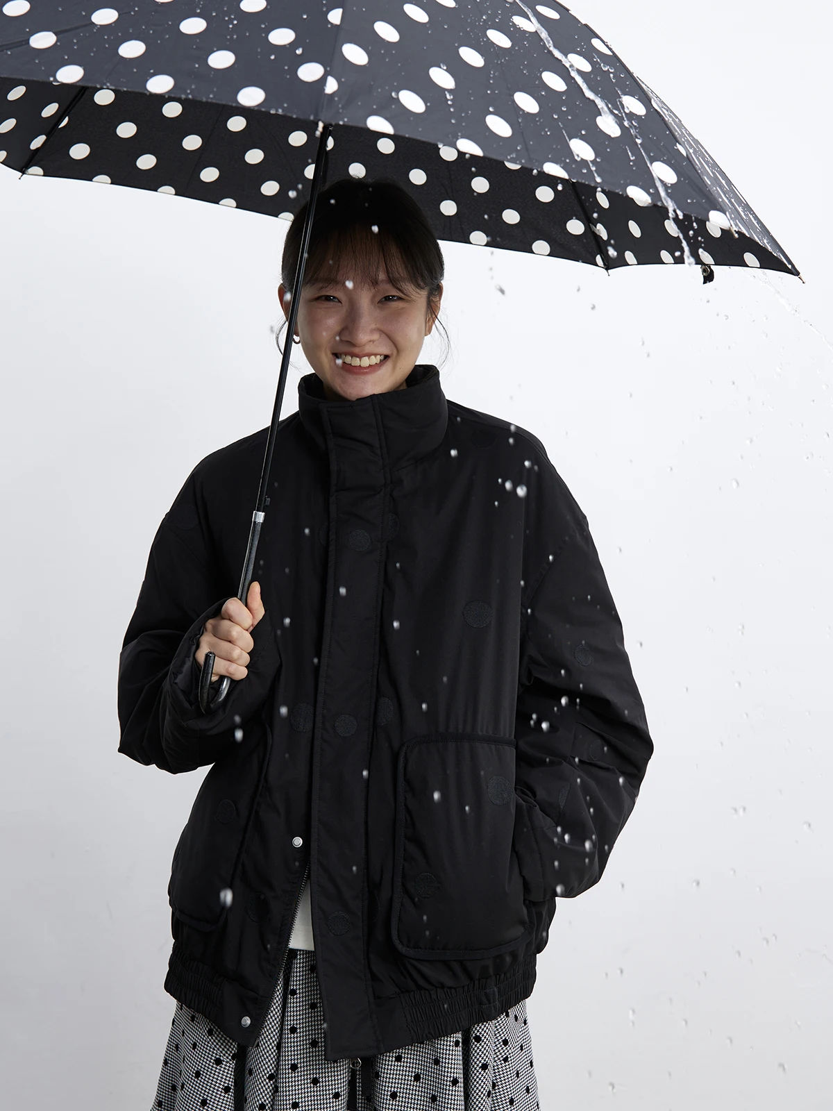 Теплое легкое осенне-зимнее пальто из хлопка однотонного цвета в горошек, прямого кроя, для повседневной носки и поездок на работу
Теплое легкое осенне-зимнее пальто из хлопка однотонного цвета в горошек, прямого кроя, для повседневной носки и поездок на работу