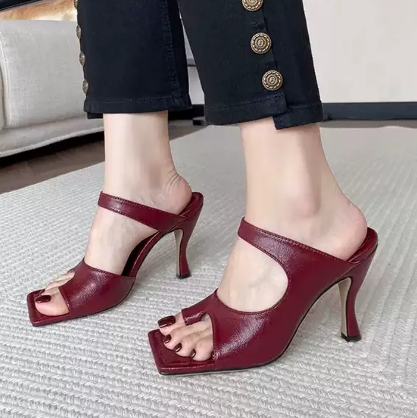 XGRAVITY Famous Pop Stars Ladies Shoes Square Toe Open Toe Women Thin High Heel Shoes Sexy Ladies Slippers Leisure Slides Sexy
XGRAVITY Famous Pop Stars Ladies Shoes Square Toe Open Toe Women Thin High Heel Shoes Sexy Ladies Slippers Leisure Slides Sexy