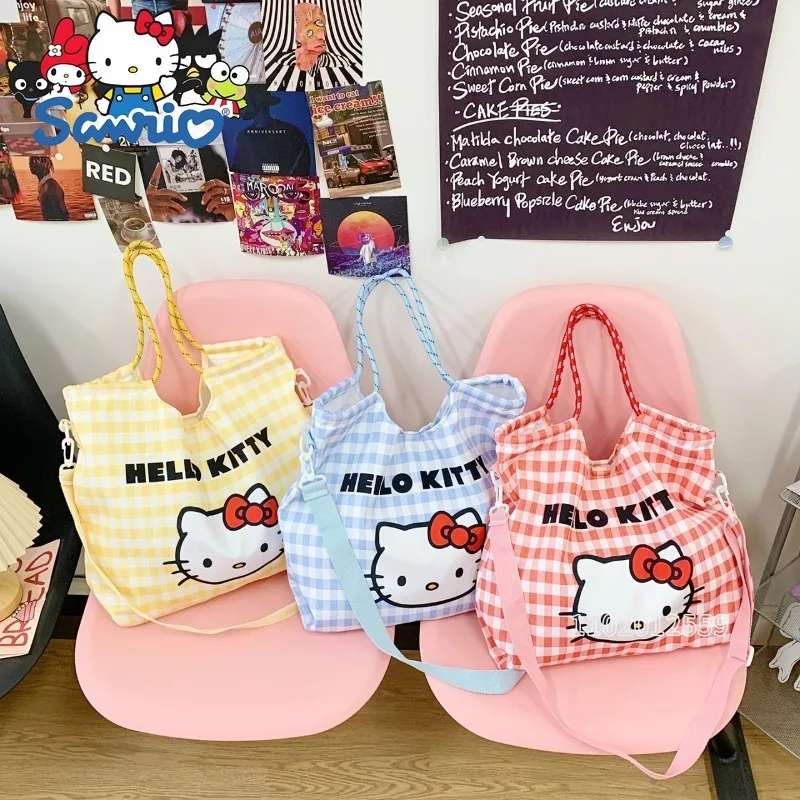 Sanrio Hello Kitty New Women's Shoulder Bag Cartoon Women's Handbag Fashionable and Lightweight Storage Shoulder Messenger Bag
Sanrio Hello Kitty New Women's Shoulder Bag Cartoon Women's Handbag Fashionable and Lightweight Storage Shoulder Messenger Bag