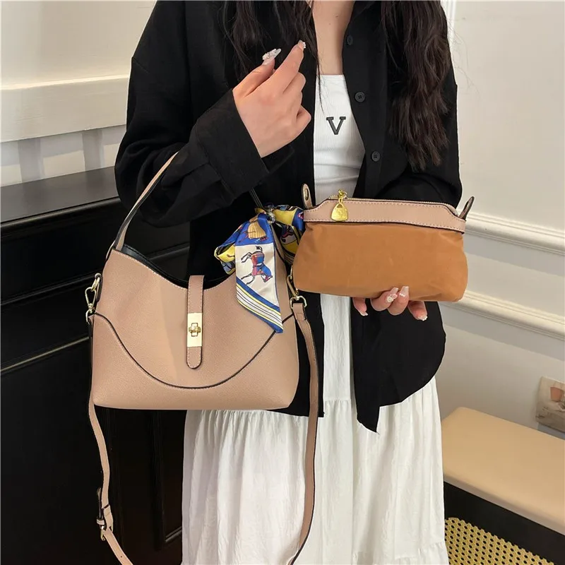 Elegant Women's Leather Shoulder Bag Luxury Fashion Crossbody Handbag Classic Designer Tote For Stylish Ladies
Elegant Women's Leather Shoulder Bag Luxury Fashion Crossbody Handbag Classic Designer Tote For Stylish Ladies