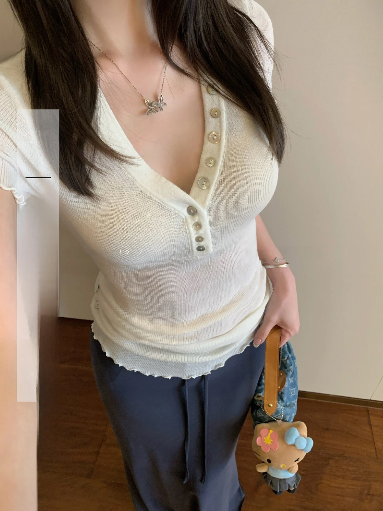 Ego Studio Silk Wool Blend Ultra-Fine Needle V-Ne Pleated Skin-Friendly Knitted Top Versatile Casual Fit ort Sve Women...
Ego Studio Silk Wool Blend Ultra-Fine Needle V-Ne Pleated Skin-Friendly Knitted Top Versatile Casual Fit ort Sve Women...