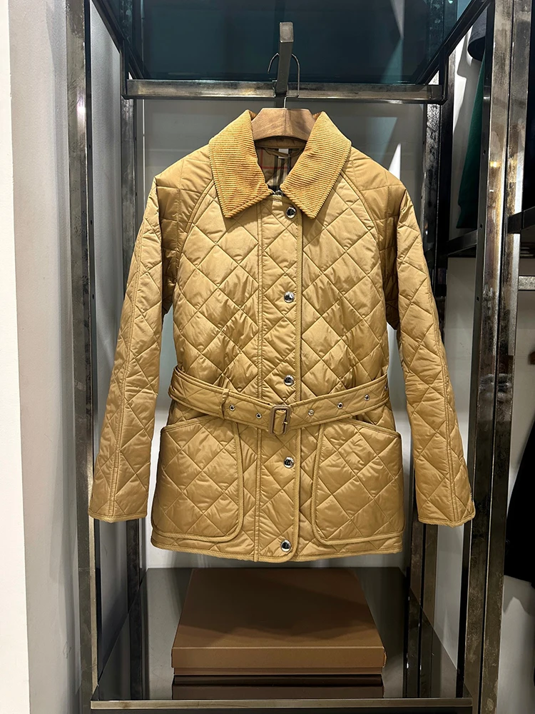 Autumn Winter British Style High End Women's Cotton Jacket Corduroy Collar Waist Cinched Temperature Constant Medium Length
Autumn Winter British Style High End Women's Cotton Jacket Corduroy Collar Waist Cinched Temperature Constant Medium Length