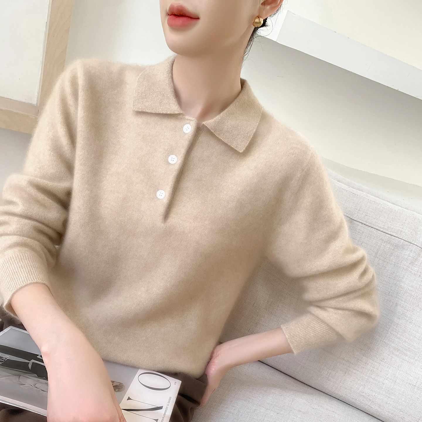 Autumn and winter new women's knitted sweater POLO collar 100% wool pullover sweater with a soft collar, casual wear for warmth
Autumn and winter new women's knitted sweater POLO collar 100% wool pullover sweater with a soft collar, casual wear for warmth