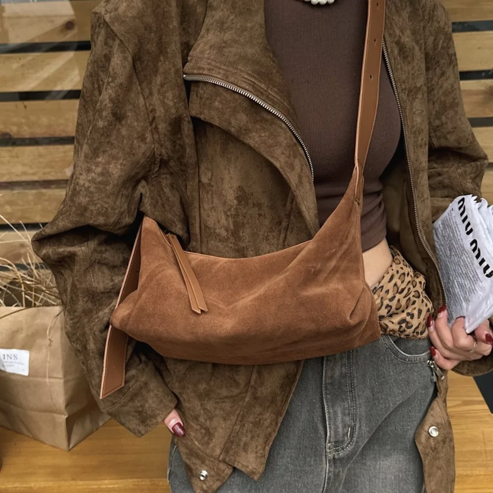 Niche Design New Retro Cowhide Matte Lazy Shoulder Bag Messenger Bag Large Capacity Commuter Bag Trendy Casual Versatile
Niche Design New Retro Cowhide Matte Lazy Shoulder Bag Messenger Bag Large Capacity Commuter Bag Trendy Casual Versatile