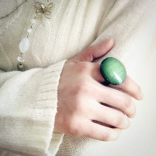 High Quality Resin Gradient Green Gem Ring Fashionable Unique Female Index Finger Ring Stylish Personality Trendy Accessory
High Quality Resin Gradient Green Gem Ring Fashionable Unique Female Index Finger Ring Stylish Personality Trendy Accessory