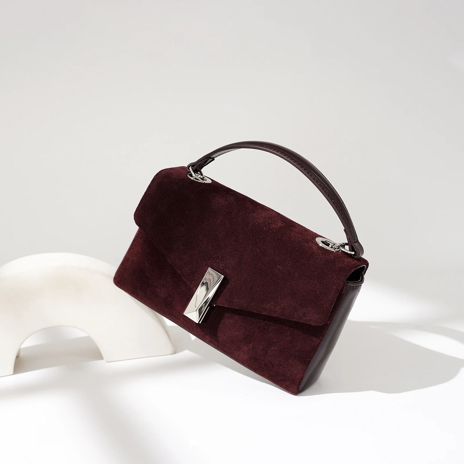 Luxury Classic Suede Flap Design Small Square Bags Simple Versatile Women Commuter Cowhide Shoulder Bag Lady Chains Handbags
Luxury Classic Suede Flap Design Small Square Bags Simple Versatile Women Commuter Cowhide Shoulder Bag Lady Chains Handbags
