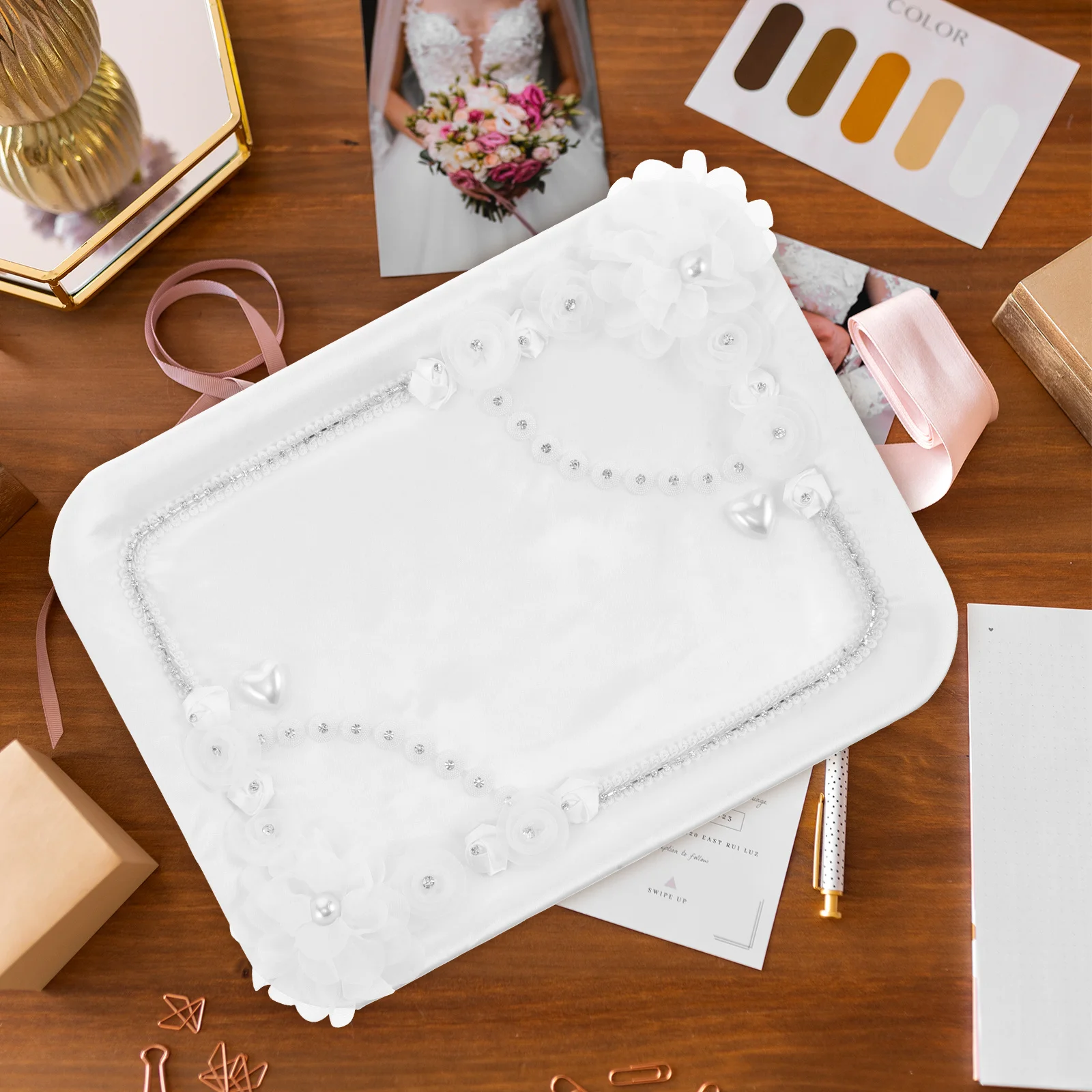 Magnolia Lace Tray Elegant Wedding Jewelry Storage Plate Vintage Decorative Trinket Dish For Perfume Ring Holder Vanity
Magnolia Lace Tray Elegant Wedding Jewelry Storage Plate Vintage Decorative Trinket Dish For Perfume Ring Holder Vanity