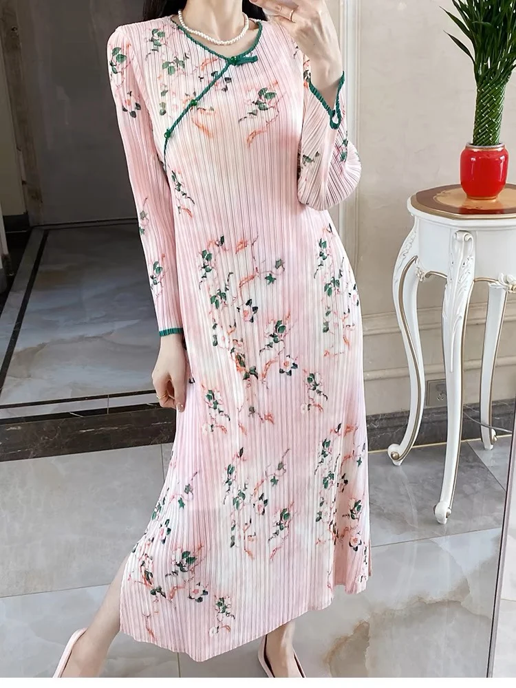 Miyake Pleated Printed Dress 2025 Summer New Temperament Elegant Cheongsam Medium Long Dresses
Miyake Pleated Printed Dress 2025 Summer New Temperament Elegant Cheongsam Medium Long Dresses