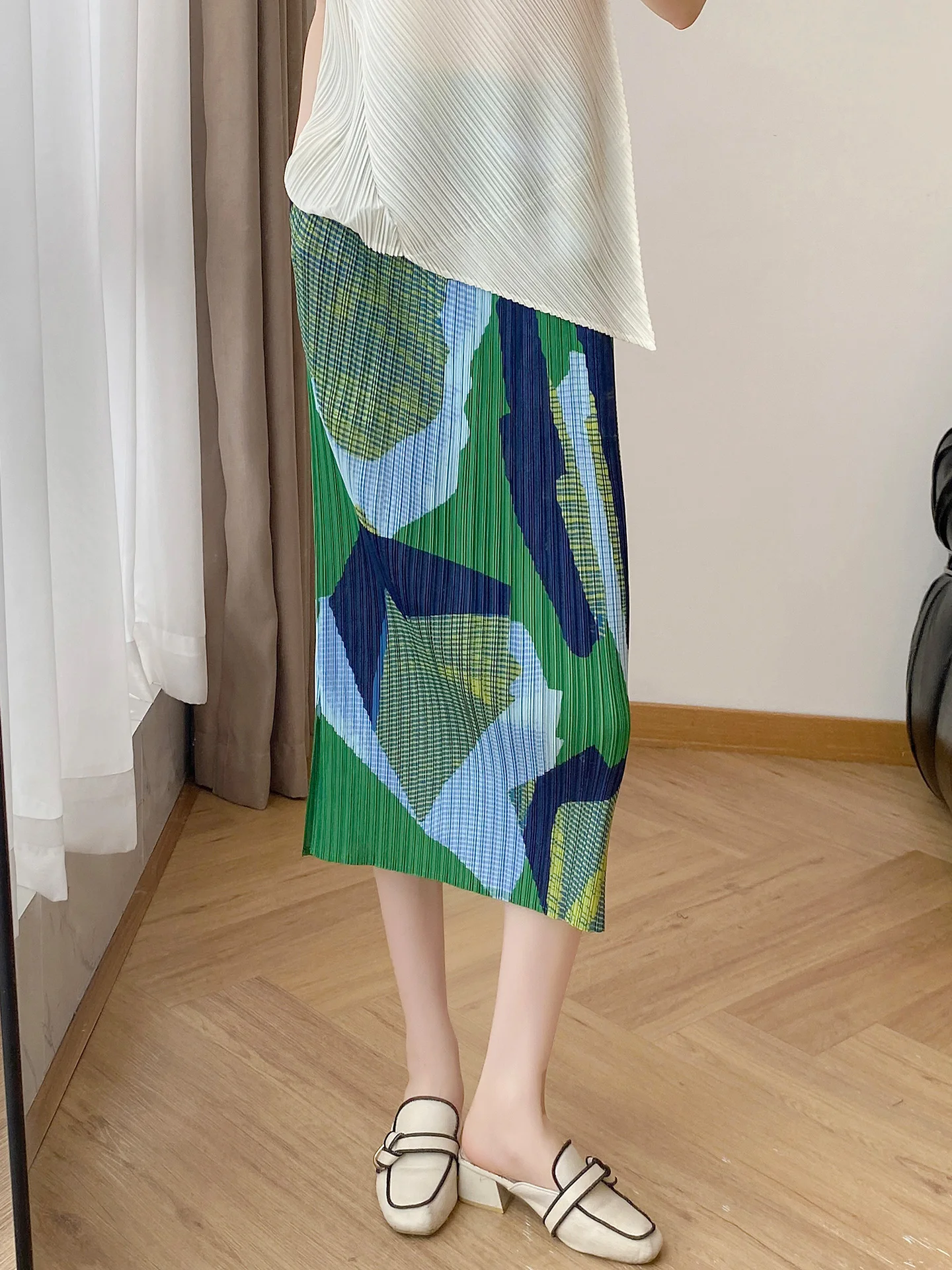 Women's Pleated Midi Skirt High Waist Slimming Straight Cut Summer New Style Commute Style Non-deformable Polyester Fiber
Women's Pleated Midi Skirt High Waist Slimming Straight Cut Summer New Style Commute Style Non-deformable Polyester Fiber