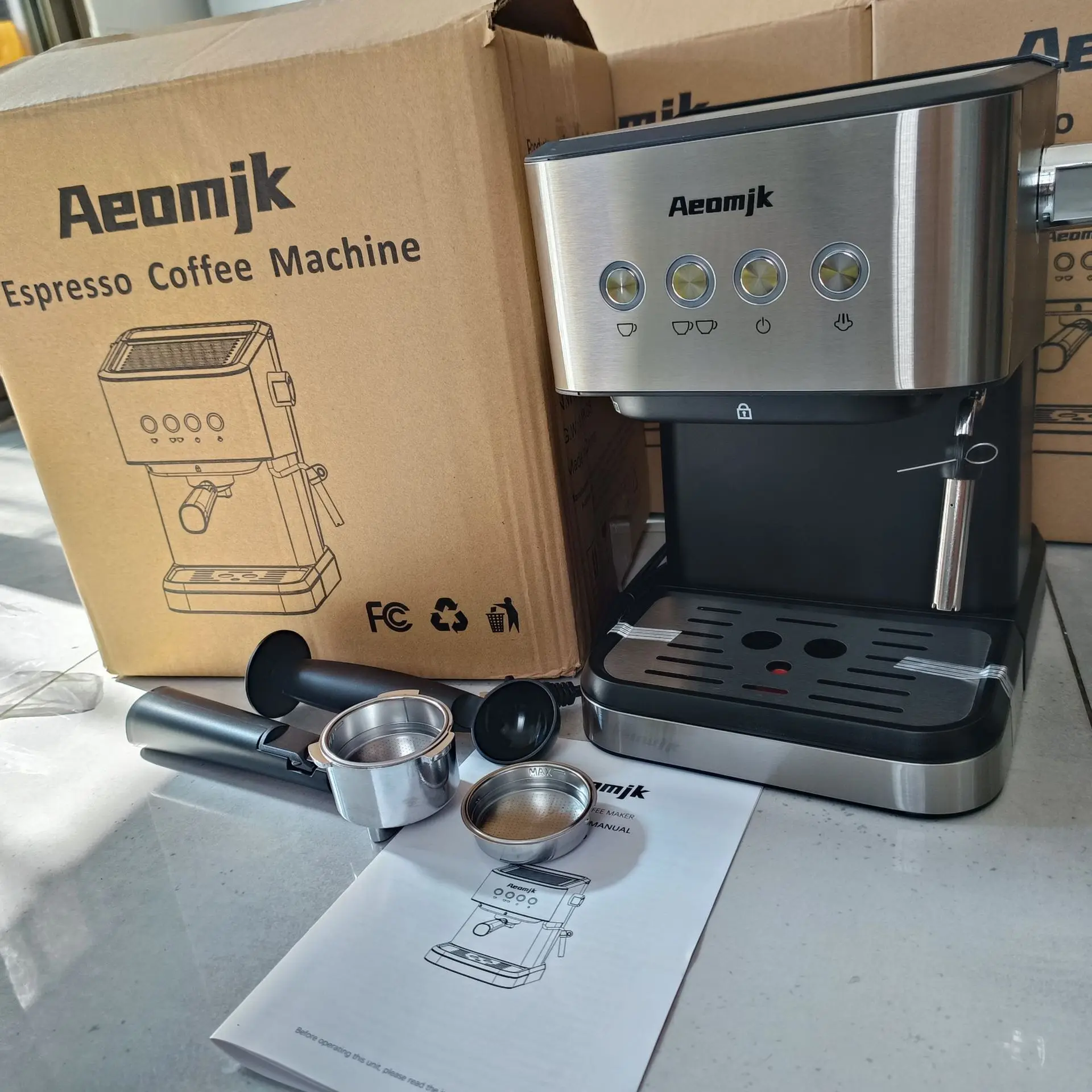 Coffee machine Italian semi-automatic coffee machine Espresso high pressure extraction milk foam coffee machine
Coffee machine Italian semi-automatic coffee machine Espresso high pressure extraction milk foam coffee machine