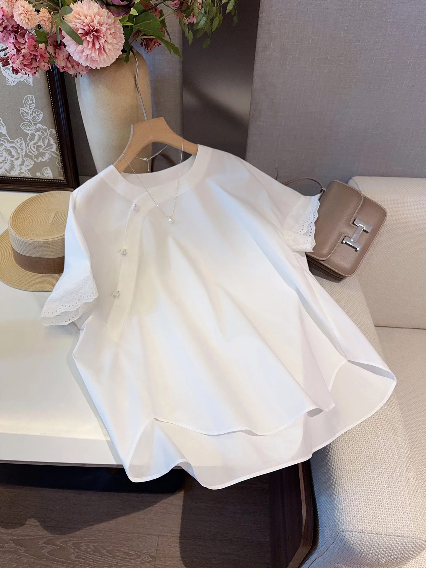 Gentle Age-Defying Light Chinese Style Small Shirt Summer Pure Cotton Lace Short Sleeve Loose White Blouse Women's Top
Gentle Age-Defying Light Chinese Style Small Shirt Summer Pure Cotton Lace Short Sleeve Loose White Blouse Women's Top