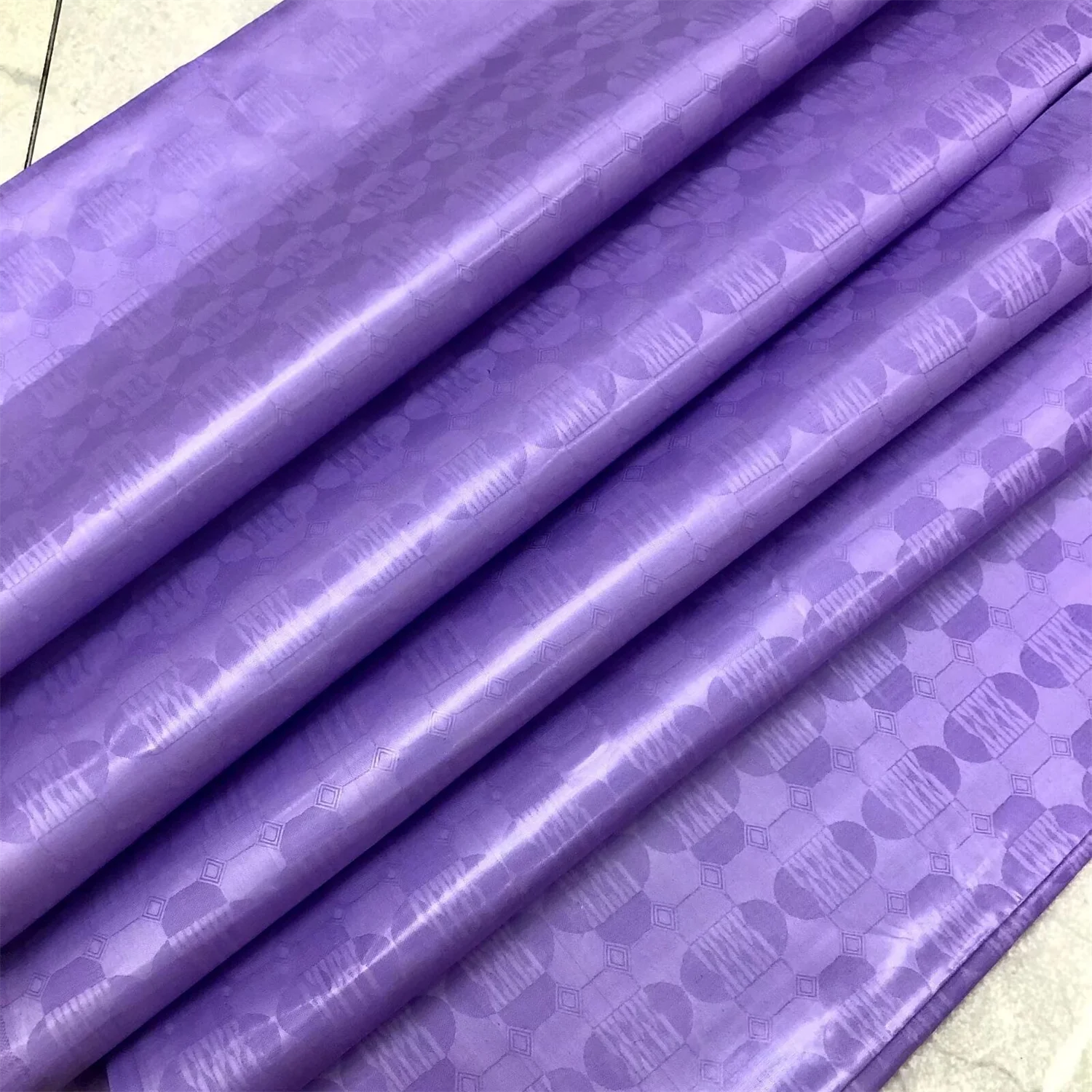 Bazin Riche Brode 2025 New Atiku Fabric For Men Bazin Riche Fabric High Quality African Lace Fabric 100% Coton Brocade 5 Yards
Bazin Riche Brode 2025 New Atiku Fabric For Men Bazin Riche Fabric High Quality African Lace Fabric 100% Coton Brocade 5 Yards