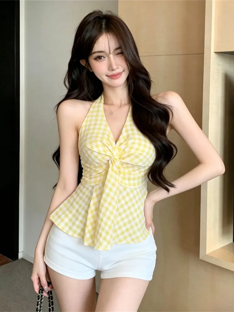Summer New Style Vacation Plaid Sleeveless Neck Hanging Vest Fashionable Waist Cinching Knot Design Unique Top for Women
Summer New Style Vacation Plaid Sleeveless Neck Hanging Vest Fashionable Waist Cinching Knot Design Unique Top for Women
