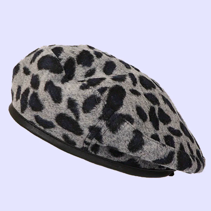 Beret women's leopard print versatile Japanese retro painter hat autumn winter British bud hat pumpkin hat
Beret women's leopard print versatile Japanese retro painter hat autumn winter British bud hat pumpkin hat