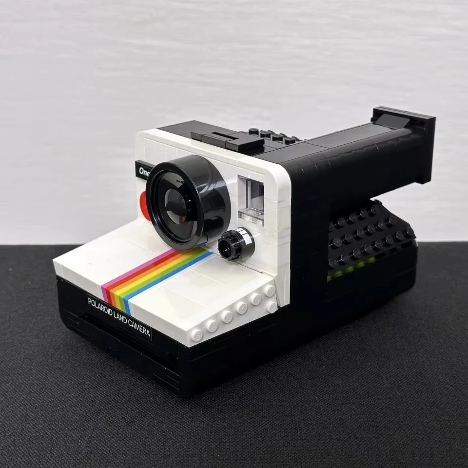 Конструктор MOC Creative Sx-70: Модель камеры для детей, подарок на день рождения и Рождество, набор для сборки, праздничный подарок
Конструктор MOC Creative Sx-70: Модель камеры для детей, подарок на день рождения и Рождество, набор для сборки, праздничный подарок 