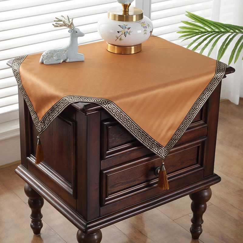 New Chinese High-grade Solid Square Tablecloth Man-made Silk Tassels Bedside Table Cloth Golden Silver Home Decoration Covers
New Chinese High-grade Solid Square Tablecloth Man-made Silk Tassels Bedside Table Cloth Golden Silver Home Decoration Covers