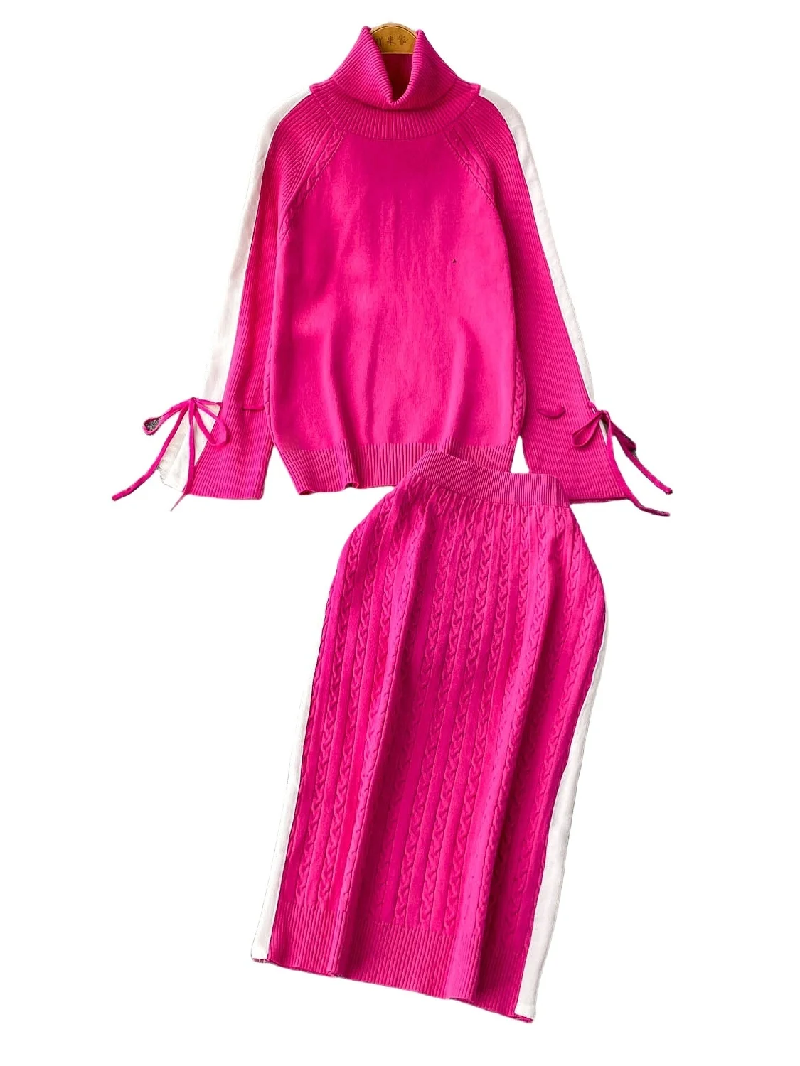 Faionable Thiened High Collar Slim Fit Hoodie Knitted Sweater And High Waist Skirt Two Piece Set for Young Women
Faionable Thiened High Collar Slim Fit Hoodie Knitted Sweater And High Waist Skirt Two Piece Set for Young Women
