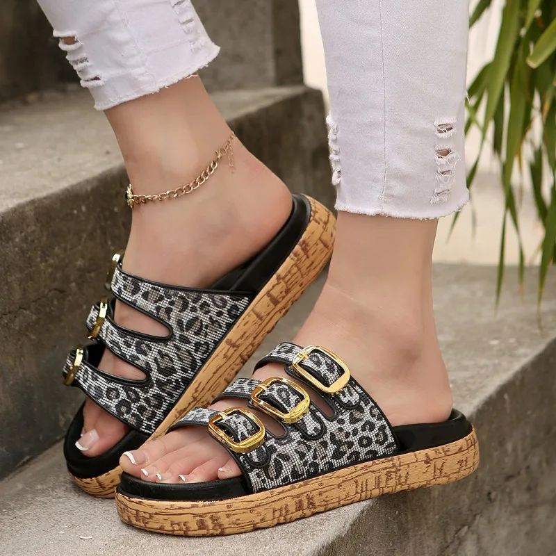 Sexy Leopard Print Platform Sandals for Women 2025 Summer Soft Retro Casual Flat Sandals Fashionable Buckle Slippers for Women
Sexy Leopard Print Platform Sandals for Women 2025 Summer Soft Retro Casual Flat Sandals Fashionable Buckle Slippers for Women