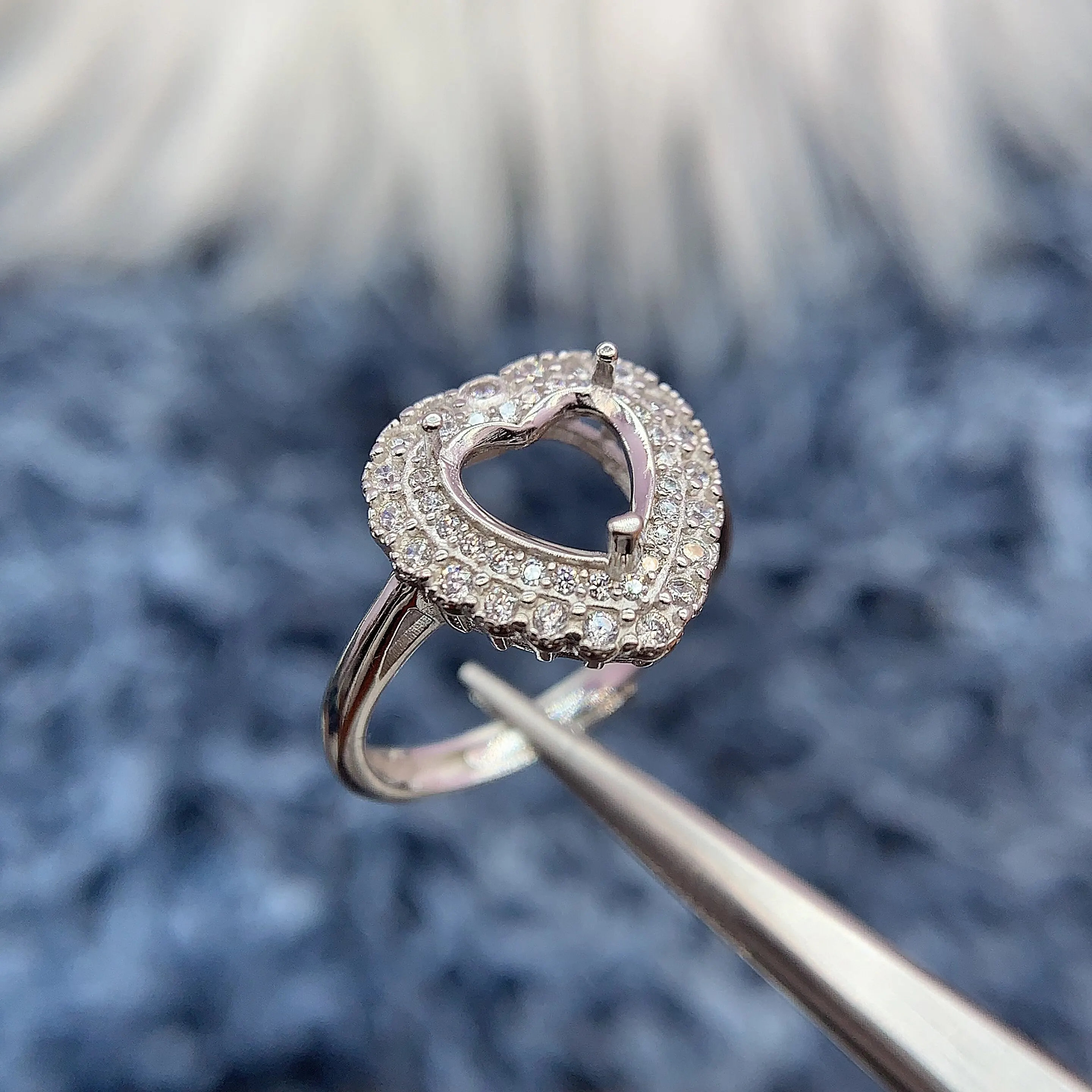 MeiBaPJ Inlay Heart Shaped 8*8mm S925 Sterling Silver DIY Ring Setting Womens Gift Fine Charm Versatile Luxury Jewelry Wholesale
MeiBaPJ Inlay Heart Shaped 8*8mm S925 Sterling Silver DIY Ring Setting Womens Gift Fine Charm Versatile Luxury Jewelry Wholesale