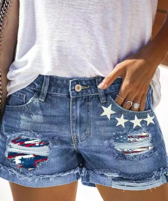 Fashionable Printed Washed Ripped Patch Denim Shorts. Women's Summer New Design Sense Flip The Edge Casual Mid-waist Short Jeans
Fashionable Printed Washed Ripped Patch Denim Shorts. Women's Summer New Design Sense Flip The Edge Casual Mid-waist Short Jeans