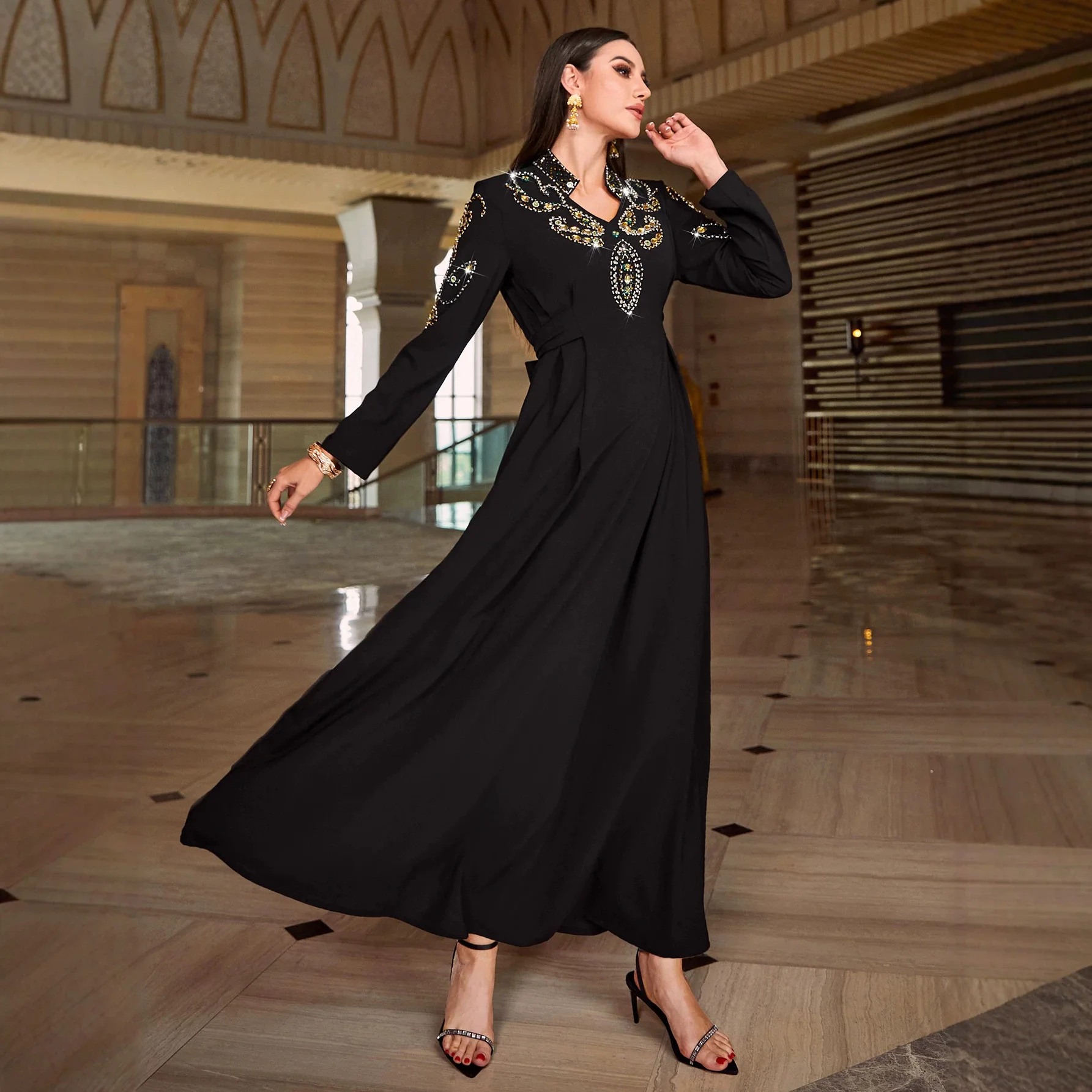Elegant Women Black Banquet Gown Rhinestone Long Dress Abaya Stand Collar Long Sleeve Waist Fitted Big Swing Muslim Party Turkey
Elegant Women Black Banquet Gown Rhinestone Long Dress Abaya Stand Collar Long Sleeve Waist Fitted Big Swing Muslim Party Turkey