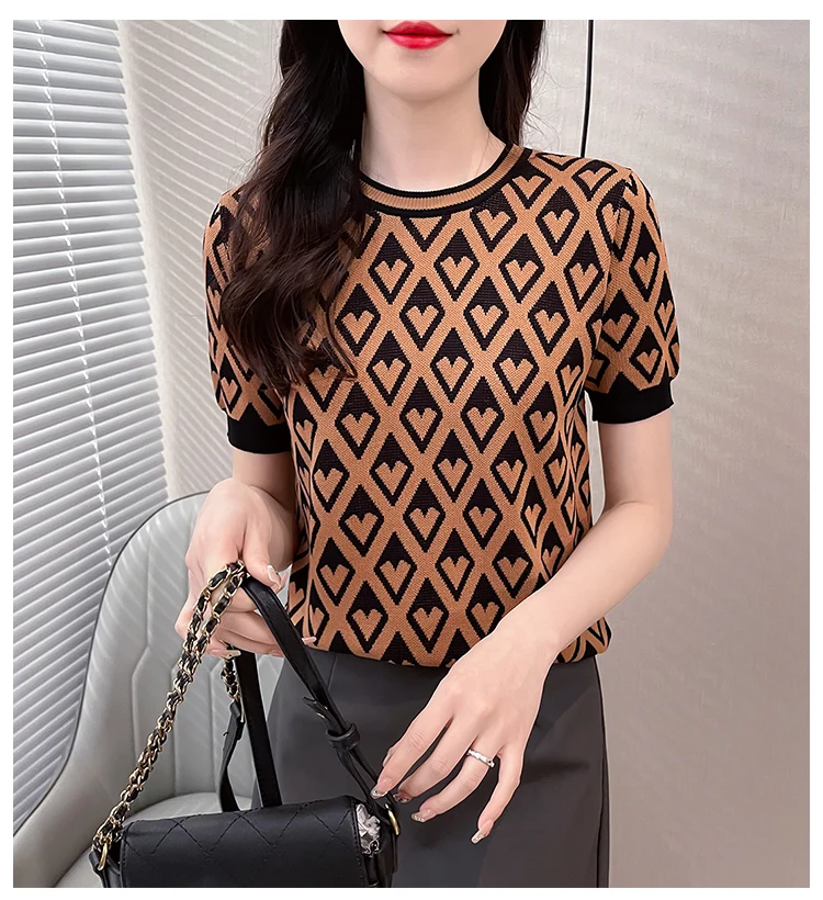 【2024 Summer Hot】Women's Ice Silk Knit T-Shirt Diamond Grid Jacquard Short Sleeve Slim Fit Breathable Casual Trendy Blouse
【2024 Summer Hot】Women's Ice Silk Knit T-Shirt Diamond Grid Jacquard Short Sleeve Slim Fit Breathable Casual Trendy Blouse