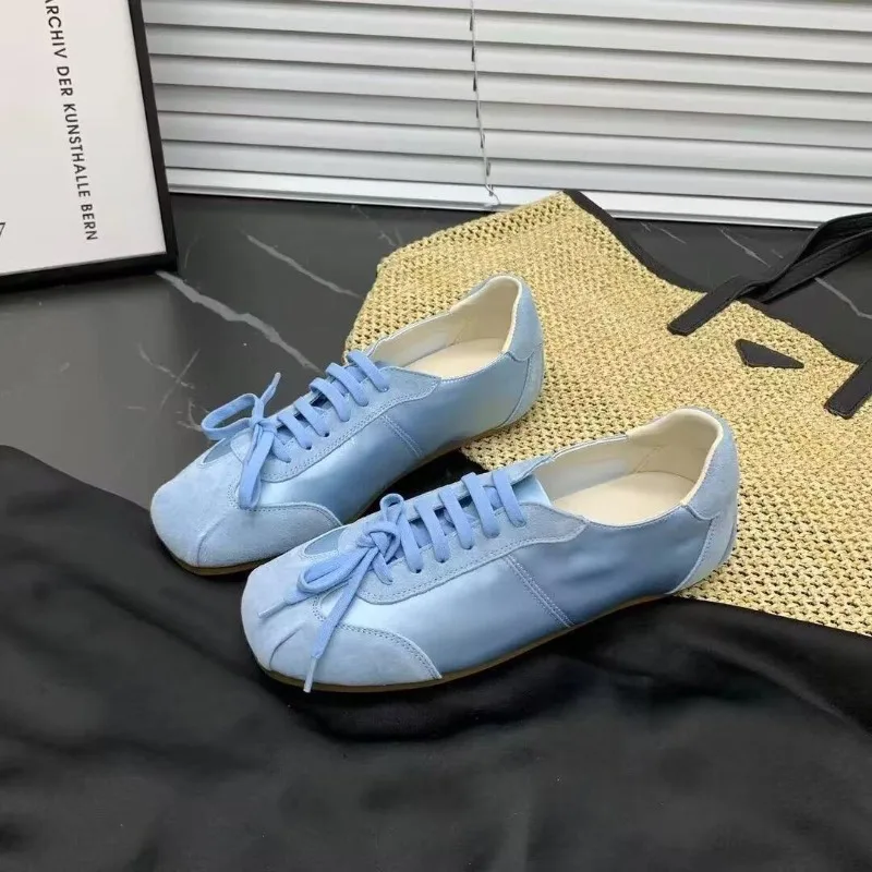 Sweet Women's Shoes Fashion Retro Moral Training Shoes for Woman Exquisite Lace Sports Casual Shoe Designer Shoes Zapatos Mujer
Sweet Women's Shoes Fashion Retro Moral Training Shoes for Woman Exquisite Lace Sports Casual Shoe Designer Shoes Zapatos Mujer
