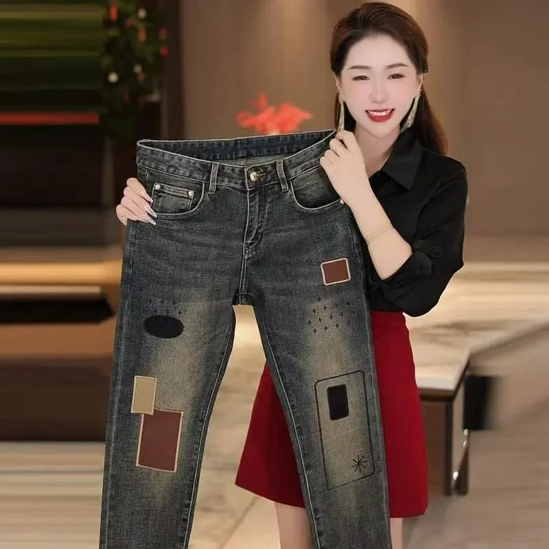 Мужские джинсы с вышивкой и ретро-пэчворком, модные, зауженные, повседневные, осенне-зимние, от трендового бренда
Мужские джинсы с вышивкой и ретро-пэчворком, модные, зауженные, повседневные, осенне-зимние, от трендового бренда