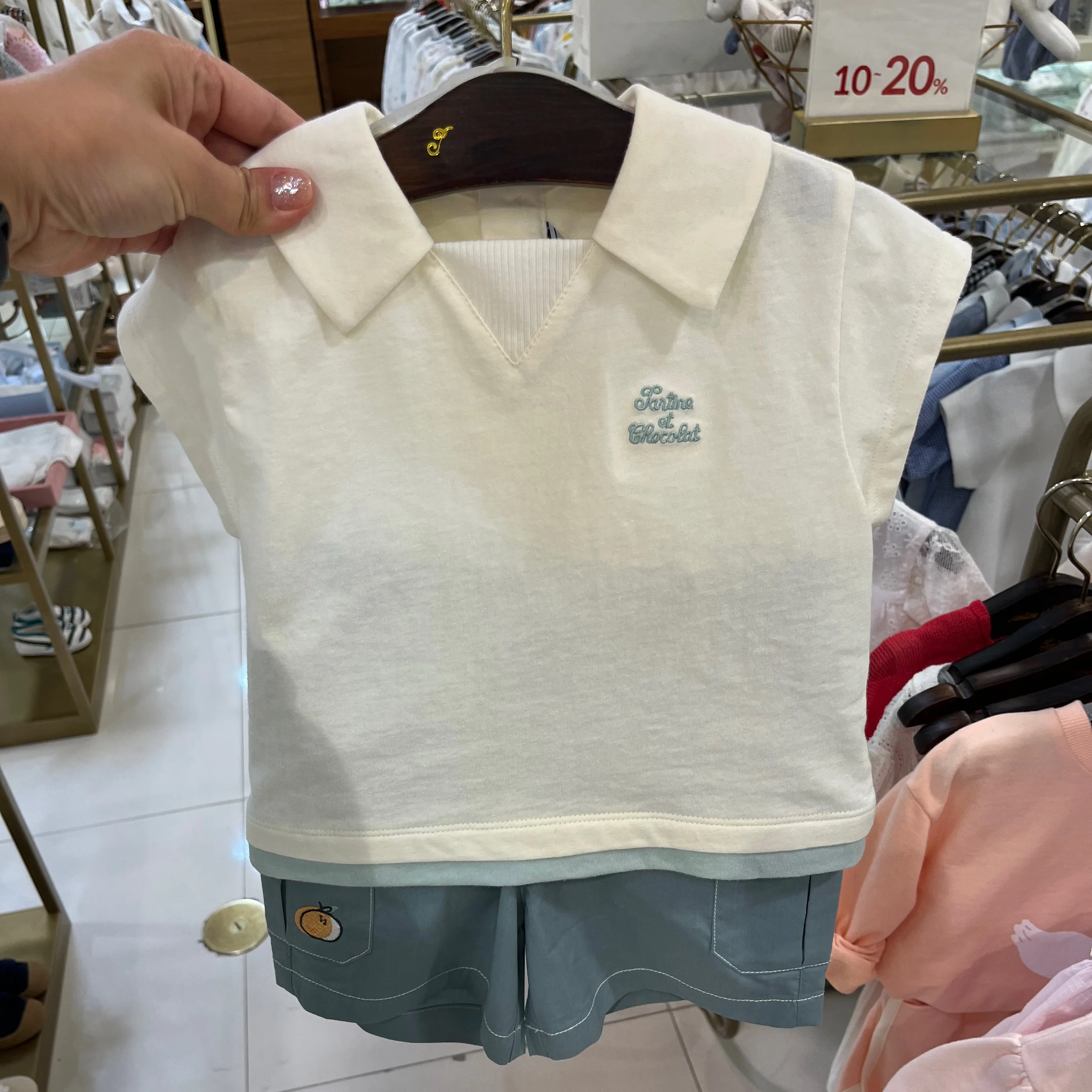 Stylish Children's Summer Outfit Short Sleeve Shirt with Pocket Matching Shorts Trendy And Handsome Kids' Clothing Set
Stylish Children's Summer Outfit Short Sleeve Shirt with Pocket Matching Shorts Trendy And Handsome Kids' Clothing Set