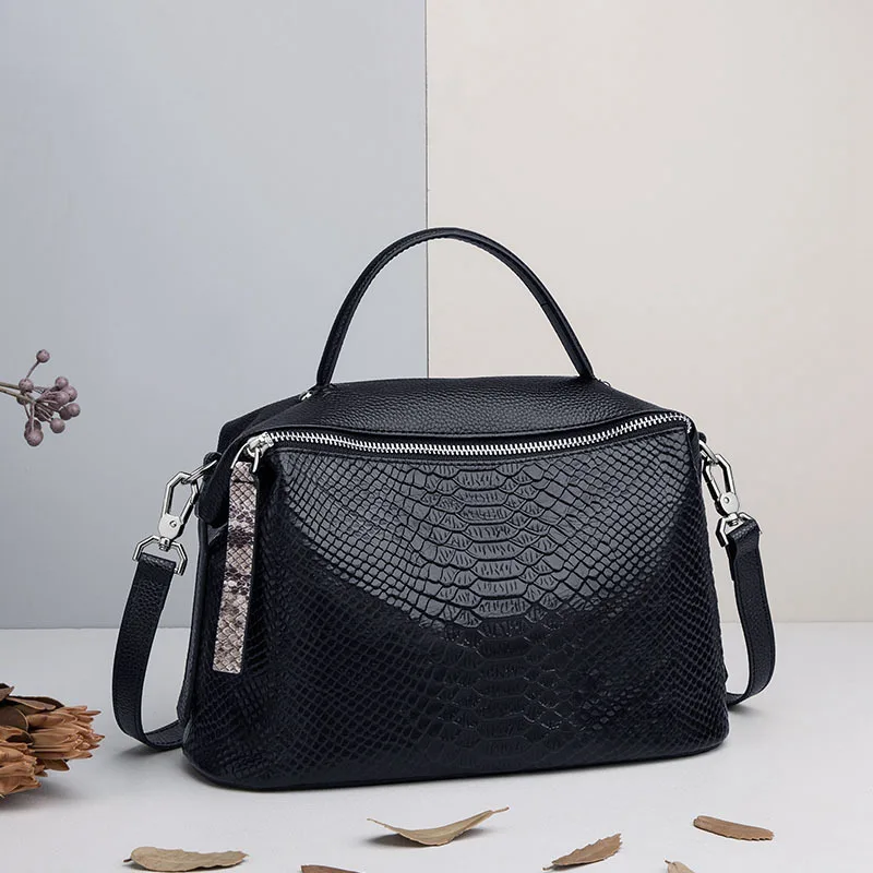 European American New Fashion Women's Bags Large-capacity Crossbody Pillows Genuine Leather Women's Bags Cowhide Handbags
European American New Fashion Women's Bags Large-capacity Crossbody Pillows Genuine Leather Women's Bags Cowhide Handbags