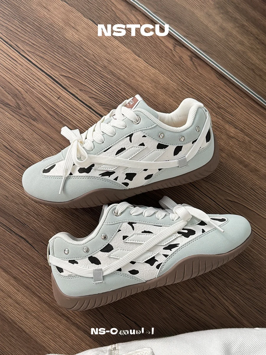 Mint Milk Lightweight Racing Shoes for Women Casual Versatile NSTCU Dequn Cross Strap Fashion Sneakers Low Cut Flat Bottom
Mint Milk Lightweight Racing Shoes for Women Casual Versatile NSTCU Dequn Cross Strap Fashion Sneakers Low Cut Flat Bottom